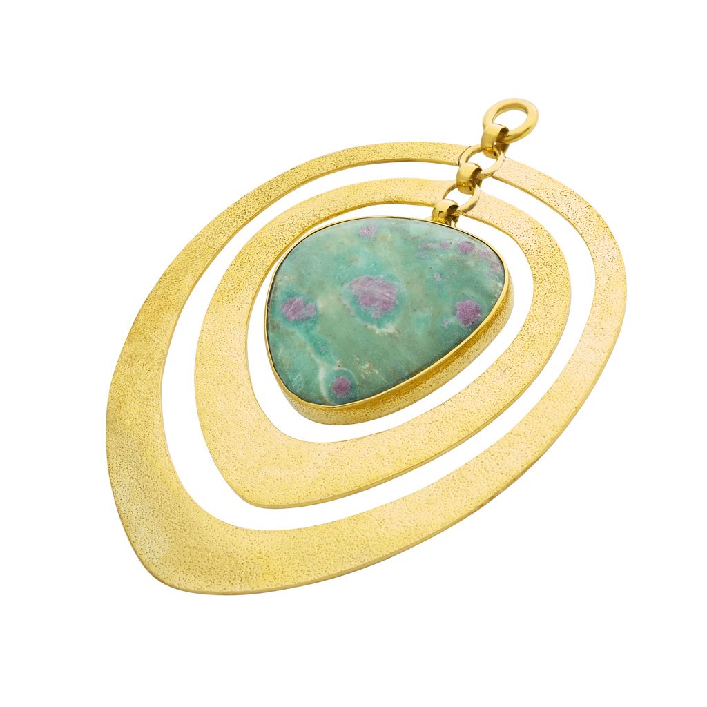 Ruby Fuchsite Triangle Movement